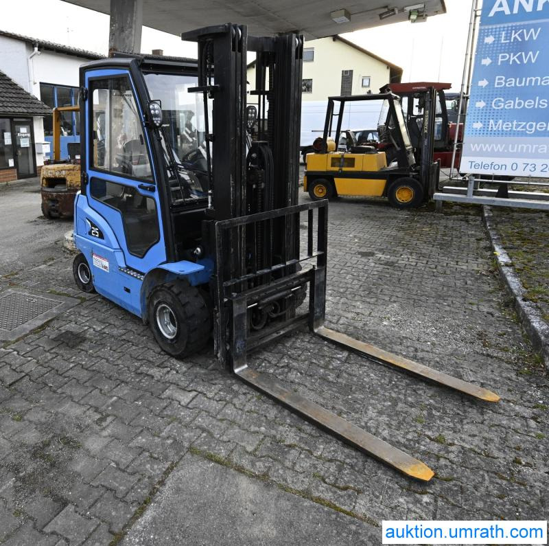Elektrostapler Gabelstapler Hangcha CPD 25 XD4 - S126 Lithium Ionen Akku Kabine Vollfreihub Triplexmast mit Seitenschieber - Electric forklift: picture 2 Elektrostapler Gabelstapler Hangcha CPD 25 XD4 - S126 Lithium Ionen Akku Kabine Vollfreihub Triplexmast mit Seitenschieber - Electric forklift: picture 2