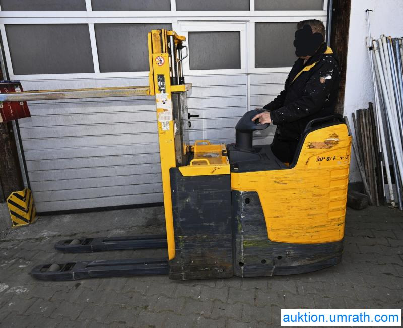 Jungheinrich ERD220 / ERD 220 Hochhubwagen Doppelstock Hubwagen Ameise Elektro Stapler Initialhub Freihub Batterie aus 2023 - Order picker: picture 5 Jungheinrich ERD220 / ERD 220 Hochhubwagen Doppelstock Hubwagen Ameise Elektro Stapler Initialhub Freihub Batterie aus 2023 - Order picker: picture 5