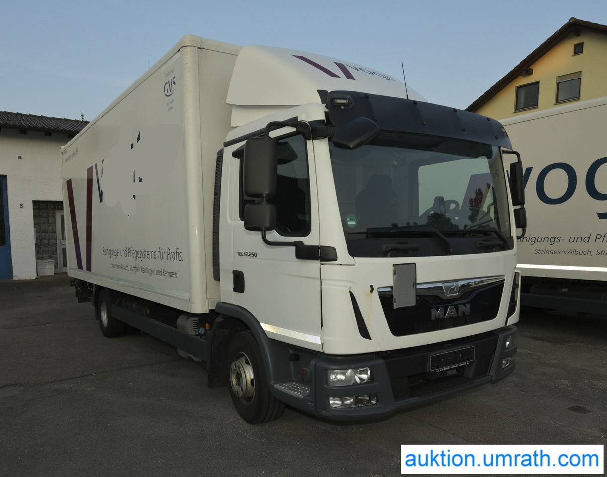 MAN TGL 12.250 4x2 L/BL Koffer Ladebordwand Klimaautomatik NAVI Luftfederung Automatikgetriebe EURO 6 - Box truck: picture 3 MAN TGL 12.250 4x2 L/BL Koffer Ladebordwand Klimaautomatik NAVI Luftfederung Automatikgetriebe EURO 6 - Box truck: picture 3