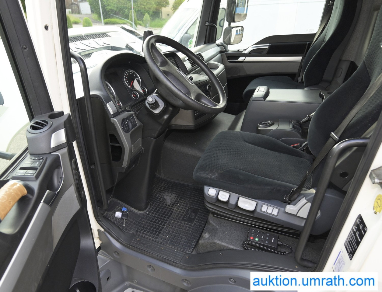 Box truck MAN (V182) TGL 12.250 4x2 L/BL Koffer Ladebordwand Klimaautomatik NAVI Luftfederung Automatikgetriebe EURO 6: picture 15