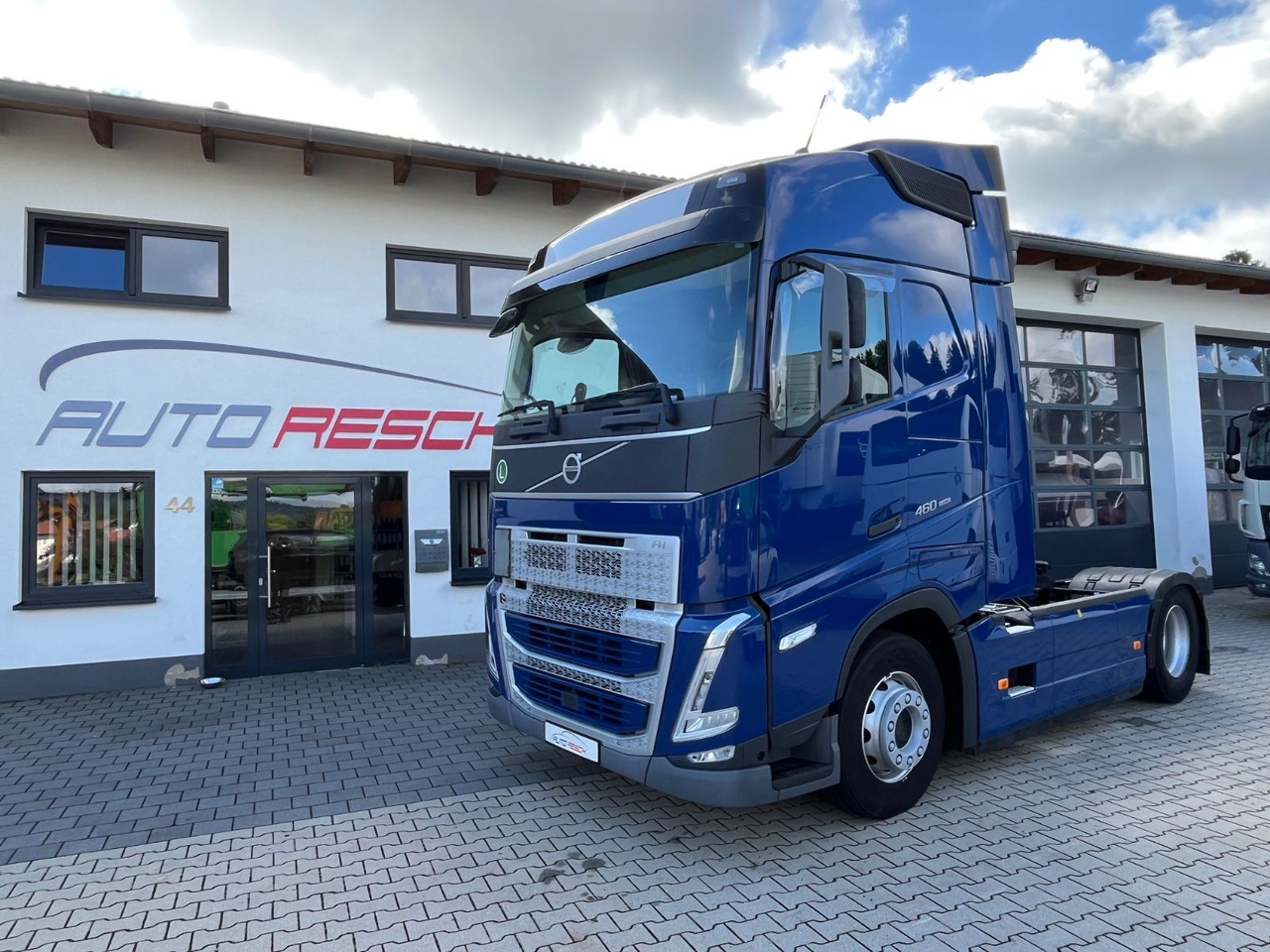 Volvo FH 460 I-SAVE ACC LED neues Modell - Tractor unit: picture 1 Volvo FH 460 I-SAVE ACC LED neues Modell - Tractor unit: picture 1