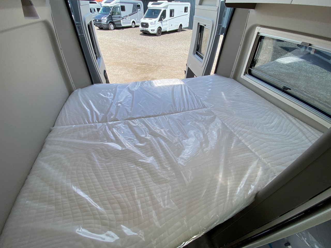 Camper van Carado CV 600 Dieselheizung,Skyroof,Autmatik, whiteLabl: picture 12
