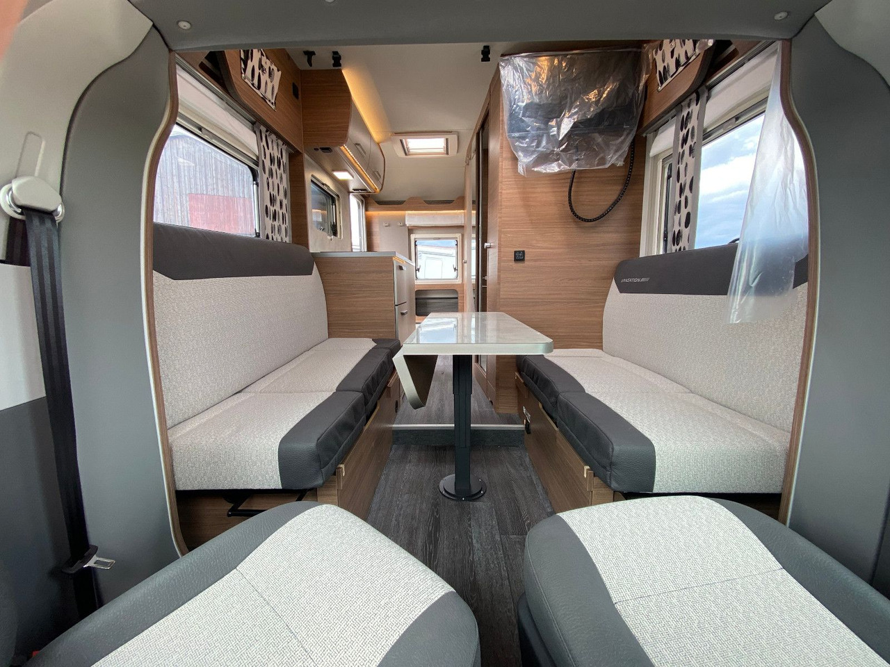 Semi-integrated motorhome Knaus Tourer Van 500 LT, slide Bett, 4 P. Zulassung: picture 19