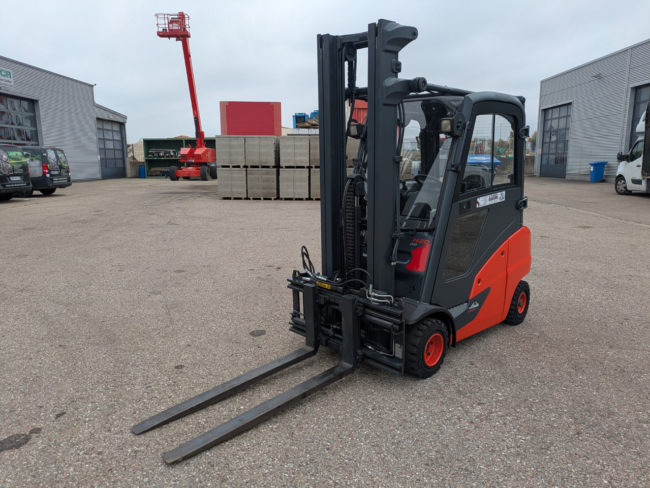 Linde H20D-01 Diesel Stapler Triplexmast Kabine Heizung ZVG - Diesel forklift: picture 1 Linde H20D-01 Diesel Stapler Triplexmast Kabine Heizung ZVG - Diesel forklift: picture 1