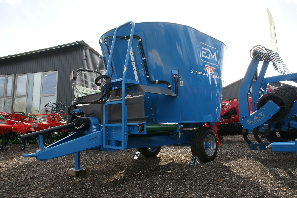 Euromilk Rino FX 800-Black Edition - Forage mixer wagon: picture 1 Euromilk Rino FX 800-Black Edition - Forage mixer wagon: picture 1
