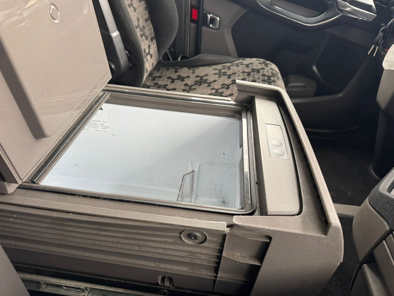 Tractor unit Scania R410 / Retarder / Night Klima / 2 Tanks / Full Air / TUV: 3-2026 / NL Truck: picture 8