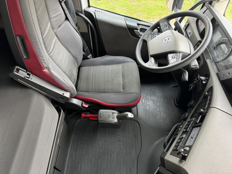 Tractor unit Volvo FH 420 / I-Shift / 2 Tanks / Euro 6 / NL- Truck: picture 8 Tractor unit Volvo FH 420 / I-Shift / 2 Tanks / Euro 6 / NL- Truck: picture 8