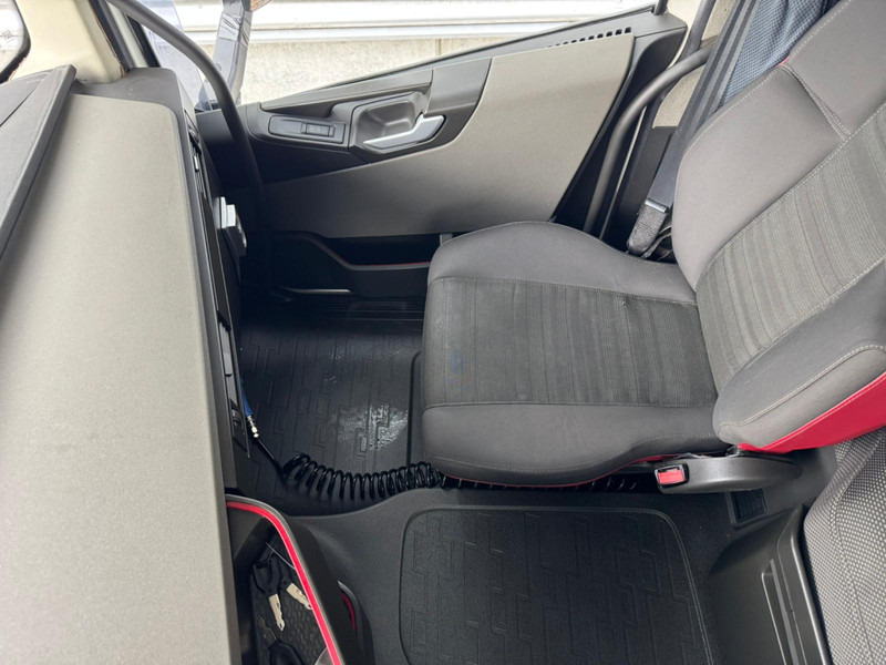 Tractor unit Volvo FH 420 / I-Shift / 2 Tanks / Euro 6 / NL- Truck: picture 11 Tractor unit Volvo FH 420 / I-Shift / 2 Tanks / Euro 6 / NL- Truck: picture 11