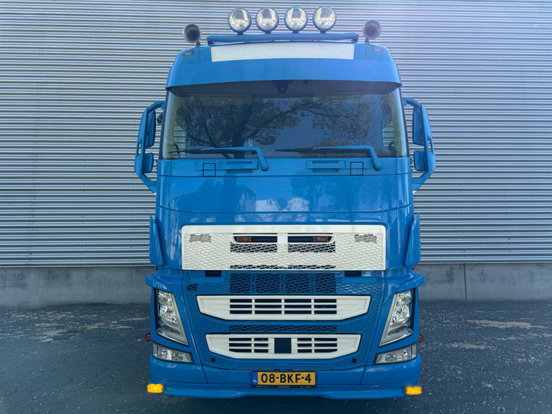 Volvo FH 460 / I-Shift / 2 Tanks / Tuv: 2-2026 / NL Truck - Tractor unit: picture 4 Volvo FH 460 / I-Shift / 2 Tanks / Tuv: 2-2026 / NL Truck - Tractor unit: picture 4