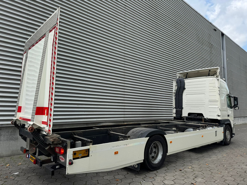 Volvo FM 330 XL EEV / I-Shift / VEB+ / 334.000..KM!! / Tail Lift / NL Truck - Container transporter/ Swap body truck: picture 3 Volvo FM 330 XL EEV / I-Shift / VEB+ / 334.000..KM!! / Tail Lift / NL Truck - Container transporter/ Swap body truck: picture 3