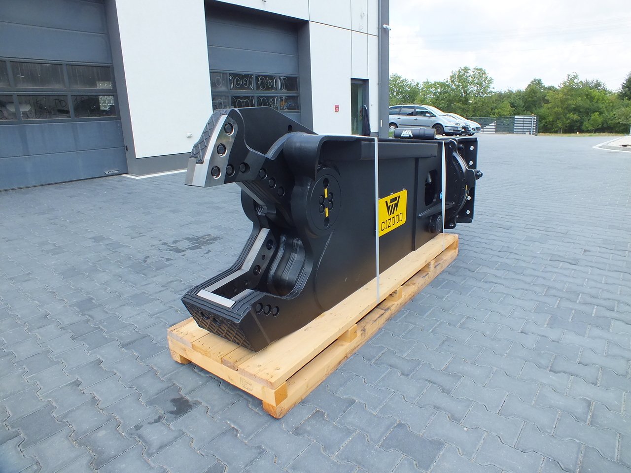 VTN CI 2000 Hydraulic scrap metal shear 2270 kg - Demolition shears for Excavator: picture 3 VTN CI 2000 Hydraulic scrap metal shear 2270 kg - Demolition shears for Excavator: picture 3