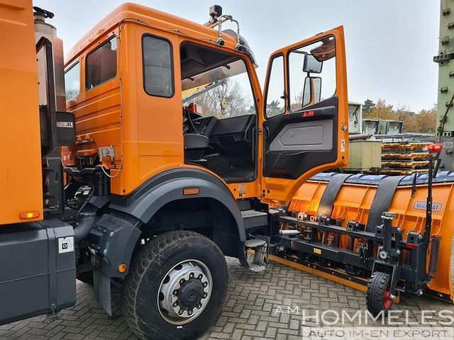 Overaasen RS 200 - Road sweeper: picture 2 Overaasen RS 200 - Road sweeper: picture 2