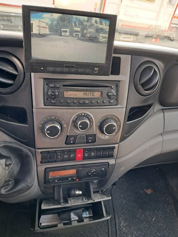 Iveco Daily 70 C17 Doppel 3.0  - Dropside/ Flatbed truck: picture 3 Iveco Daily 70 C17 Doppel 3.0  - Dropside/ Flatbed truck: picture 3