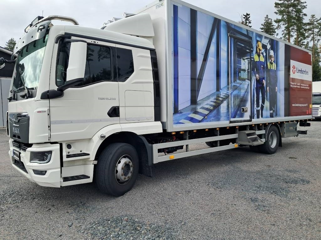 MAN TGM 15.250 - Box truck: picture 2 MAN TGM 15.250 - Box truck: picture 2
