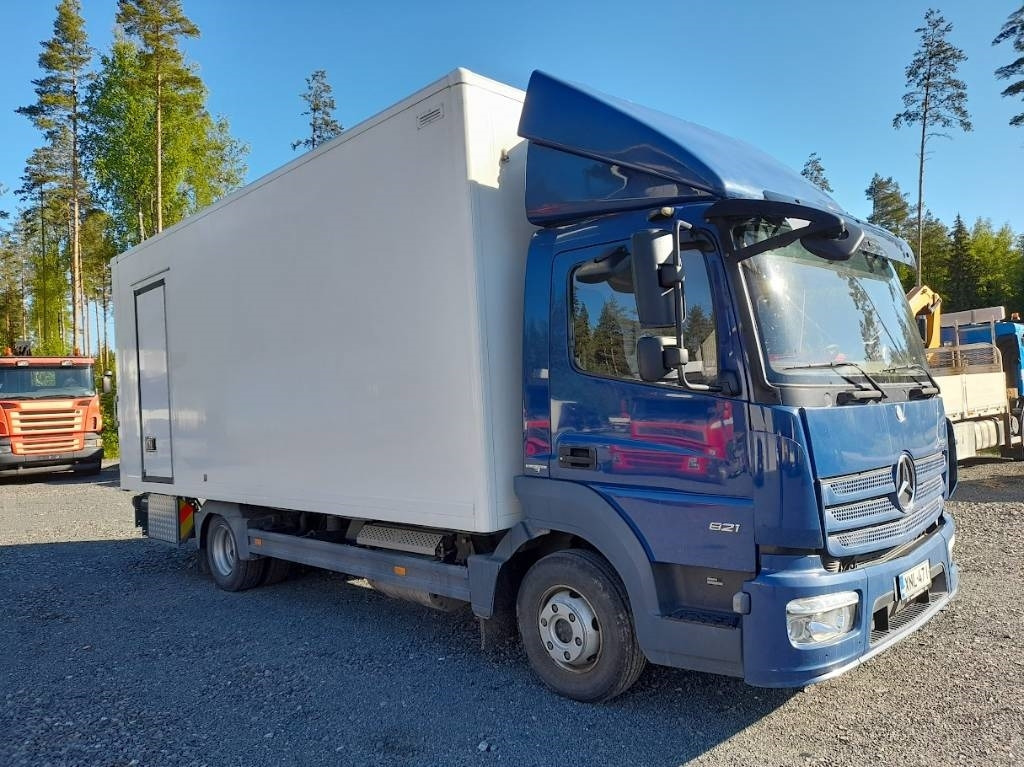 Mercedes-Benz Atego 821 - Refrigerator truck: picture 4 Mercedes-Benz Atego 821 - Refrigerator truck: picture 4