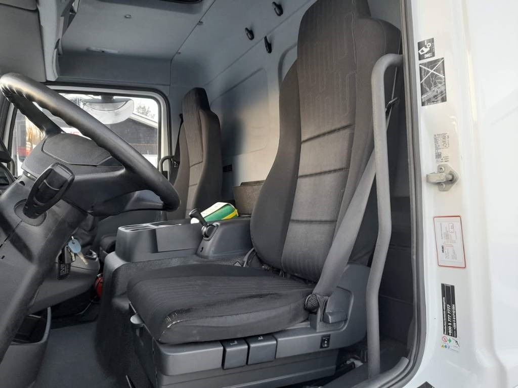 Mercedes-Benz Atego 918 - Refrigerator truck: picture 2 Mercedes-Benz Atego 918 - Refrigerator truck: picture 2