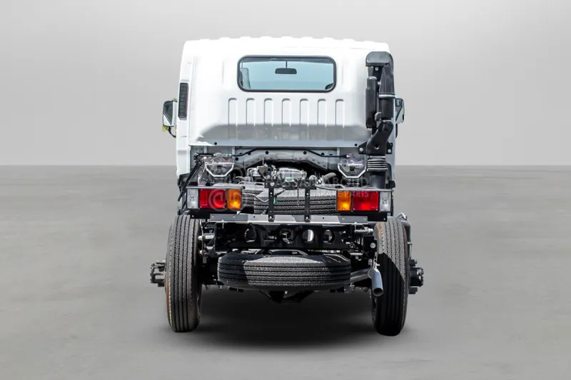 Isuzu NQR 75 4x2 Chassis - Cab chassis truck: picture 4 Isuzu NQR 75 4x2 Chassis - Cab chassis truck: picture 4
