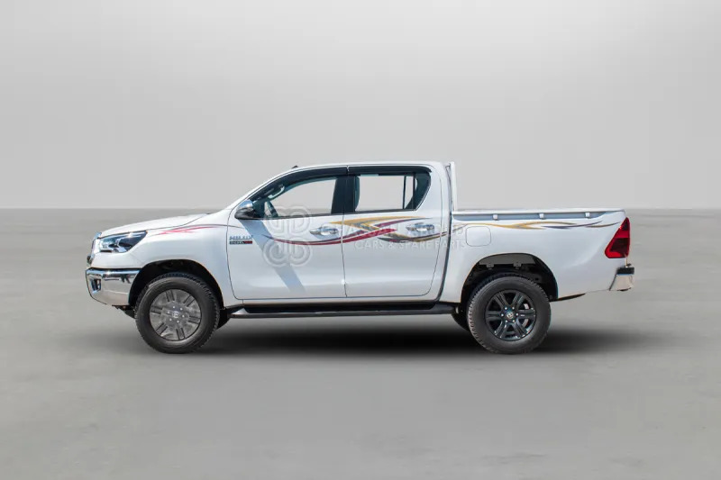 Toyota Hilux  4X4 Double Cabin - Pickup truck, Combi van: picture 3 Toyota Hilux  4X4 Double Cabin - Pickup truck, Combi van: picture 3