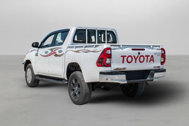 Toyota Hilux  4X4 Double Cabin - Pickup truck, Combi van: picture 5 Toyota Hilux  4X4 Double Cabin - Pickup truck, Combi van: picture 5
