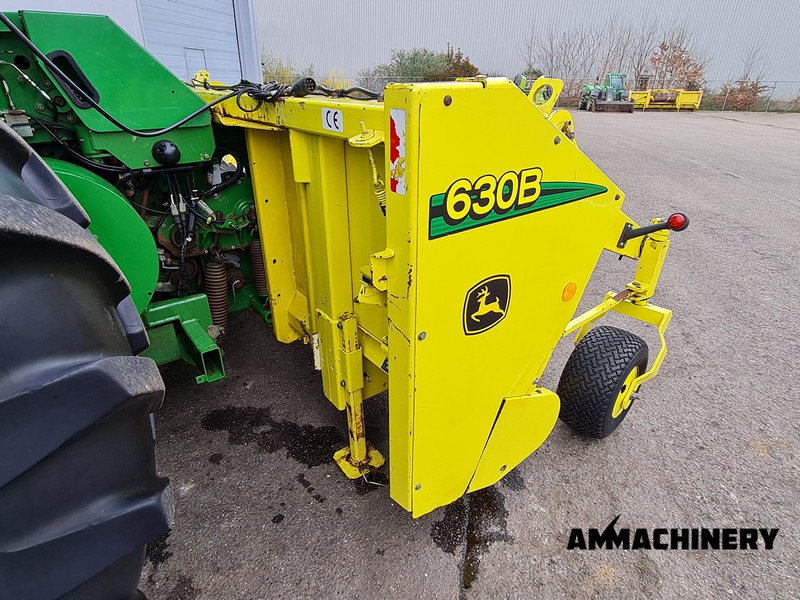 John Deere 630B pick-up - Forage harvester attachment: picture 2 John Deere 630B pick-up - Forage harvester attachment: picture 2