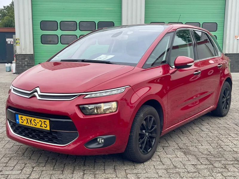 Citroën C4 Picasso REAR VIEW CAMERA, BLIND SPOT SENSOR, AUTO PARKING, FRONT & REAR PARKTRONIC, - Hatchback: picture 1 Citroën C4 Picasso REAR VIEW CAMERA, BLIND SPOT SENSOR, AUTO PARKING, FRONT & REAR PARKTRONIC, - Hatchback: picture 1