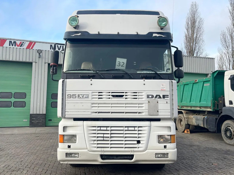DAF XF 95.430 Manual , EUR4 - Tractor unit: picture 3 DAF XF 95.430 Manual , EUR4 - Tractor unit: picture 3