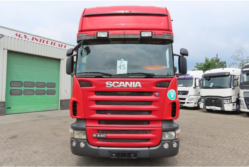 Scania R440 2 tanks Frigo, 95% tires, 927381km, good chassis - Tractor unit: picture 3 Scania R440 2 tanks Frigo, 95% tires, 927381km, good chassis - Tractor unit: picture 3