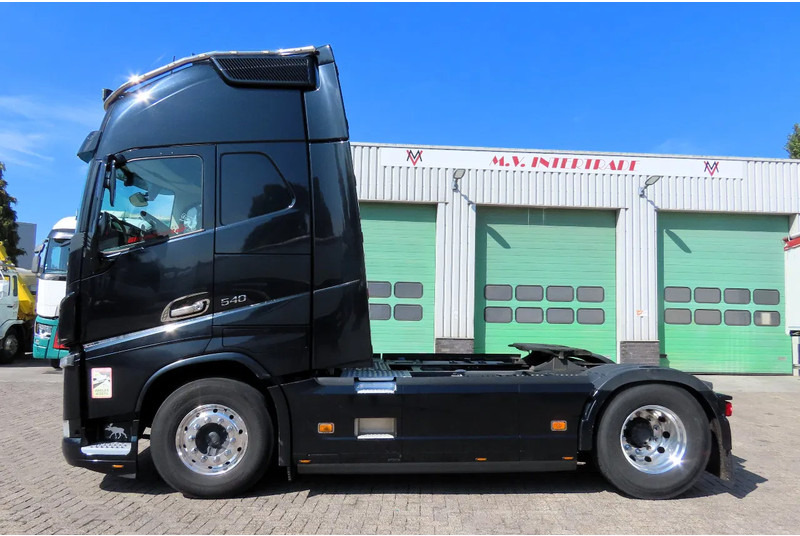 Volvo FH 540 YV2RT60A5KB900559,real leather, 2x tanks, 2 beds. Royal Volvo! - Tractor unit: picture 4 Volvo FH 540 YV2RT60A5KB900559,real leather, 2x tanks, 2 beds. Royal Volvo! - Tractor unit: picture 4
