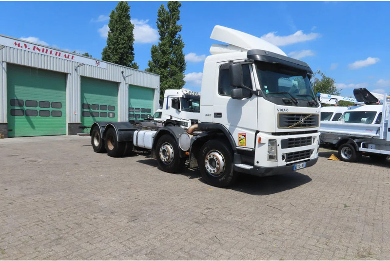 Volvo FM 12.380 8x4 FULL SPRING. 100% condition! - Cab chassis truck: picture 1 Volvo FM 12.380 8x4 FULL SPRING. 100% condition! - Cab chassis truck: picture 1