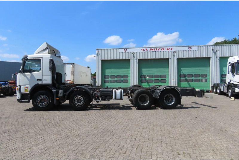 Volvo FM 12.380 8x4 FULL SPRING. 100% condition! - Cab chassis truck: picture 3 Volvo FM 12.380 8x4 FULL SPRING. 100% condition! - Cab chassis truck: picture 3
