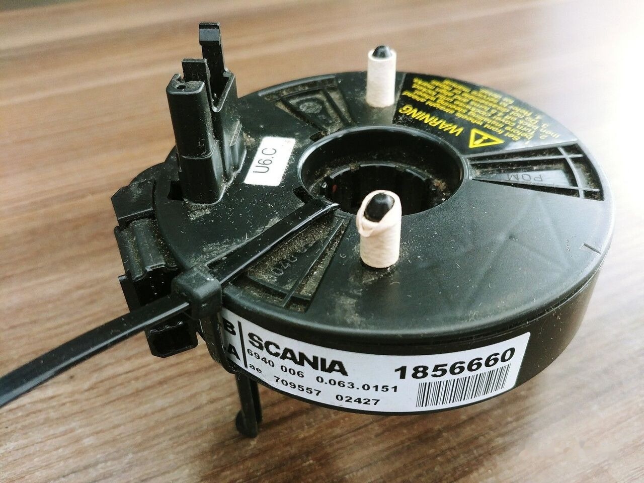 Scania CLOCK COIL SPRING CONNECTOR 1856660 1726784   Scania R - Steering wheel for Truck: picture 1 Scania CLOCK COIL SPRING CONNECTOR 1856660 1726784   Scania R - Steering wheel for Truck: picture 1