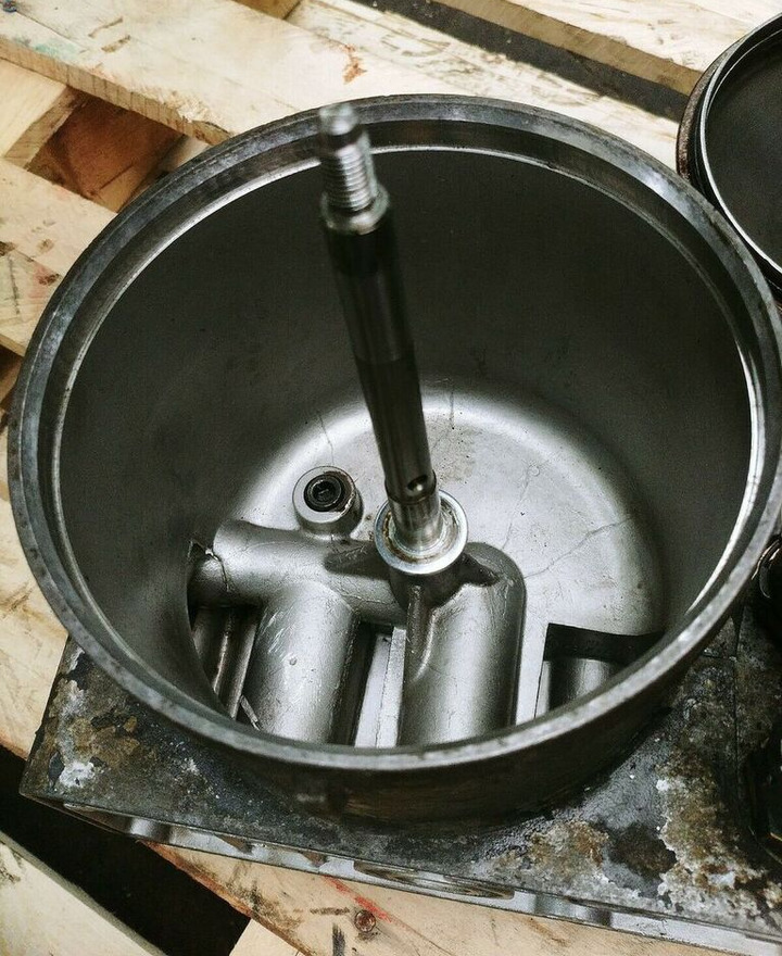 Scania OIL CENTRIFUGAL CLEANER, OIL SPINNER ASSEMBLY 1774447 2304242 - Oil filter for Truck: picture 3 Scania OIL CENTRIFUGAL CLEANER, OIL SPINNER ASSEMBLY 1774447 2304242 - Oil filter for Truck: picture 3