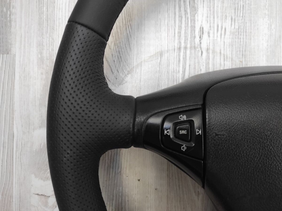 Scania R - Steering wheel for Truck: picture 3 Scania R - Steering wheel for Truck: picture 3