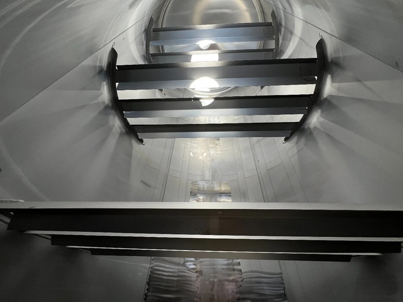 CIMC 20FT ISO, 25.090L/1-COMP/3 BAFFELS/4 manholes, ADR valid until 11/2026 - Storage tank: picture 4 CIMC 20FT ISO, 25.090L/1-COMP/3 BAFFELS/4 manholes, ADR valid until 11/2026 - Storage tank: picture 4