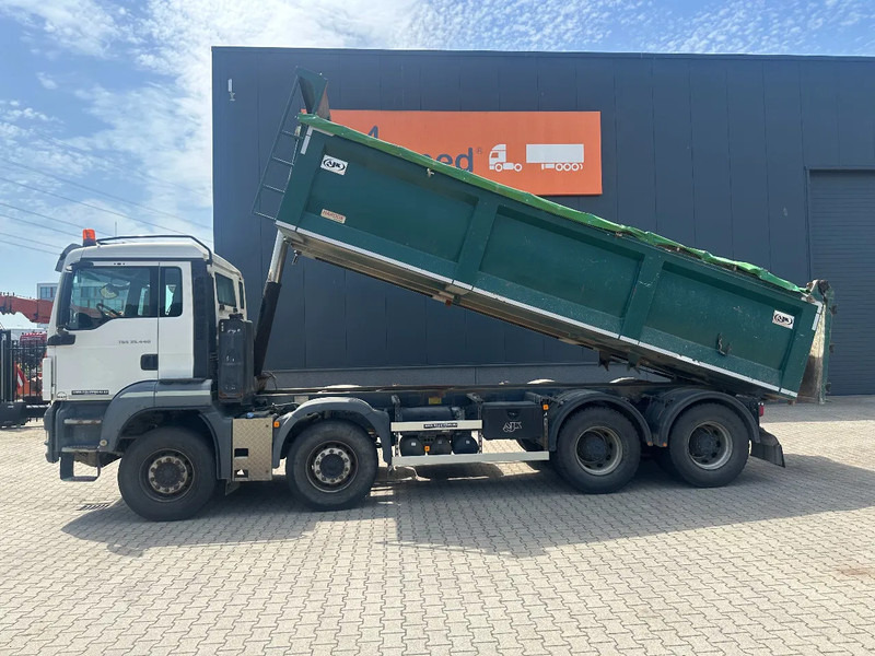 MAN TGS 35.440 AJK HARDOX KIPPER (16.5m3), 8x4, MANUAL, EURO-5, TWIN-STEER, BIG AXLES - Tipper: picture 3 MAN TGS 35.440 AJK HARDOX KIPPER (16.5m3), 8x4, MANUAL, EURO-5, TWIN-STEER, BIG AXLES - Tipper: picture 3
