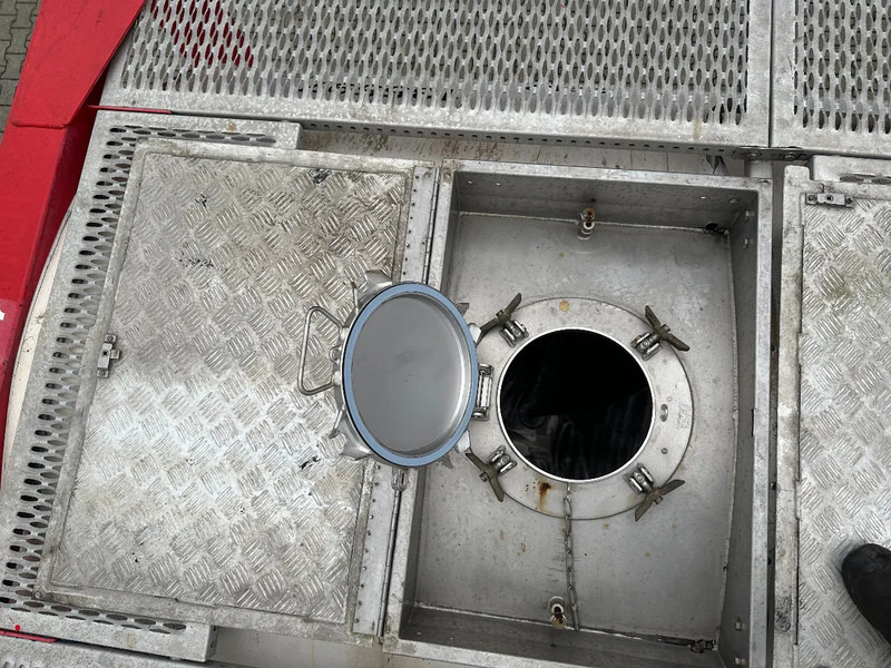 Leasing of SINGAMAS 20FT ISO, 26.000L/1-COMP/3 BAFFELS/3 manholes, 5Y: 08-2027, L4BN, T11 SINGAMAS 20FT ISO, 26.000L/1-COMP/3 BAFFELS/3 manholes, 5Y: 08-2027, L4BN, T11: picture 16