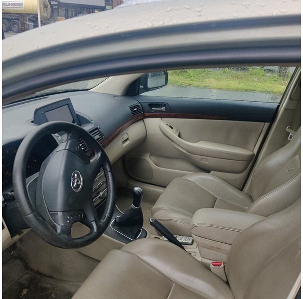 Car Toyota Avensis: picture 8 Car Toyota Avensis: picture 8