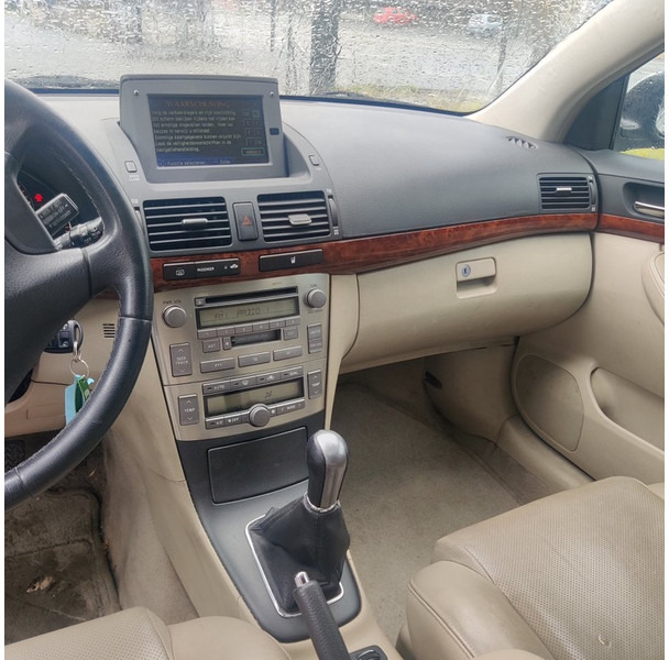 Car Toyota Avensis: picture 9 Car Toyota Avensis: picture 9