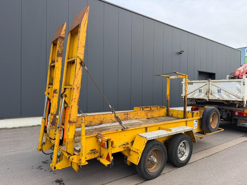 Louault R2CAS06 6T LOWLOADER / TIEFLADER / PORTE CHAR - HYDR RAMPS - STEEL SPRING / LAMES / BLATT - Low loader trailer: picture 3 Louault R2CAS06 6T LOWLOADER / TIEFLADER / PORTE CHAR - HYDR RAMPS - STEEL SPRING / LAMES / BLATT - Low loader trailer: picture 3