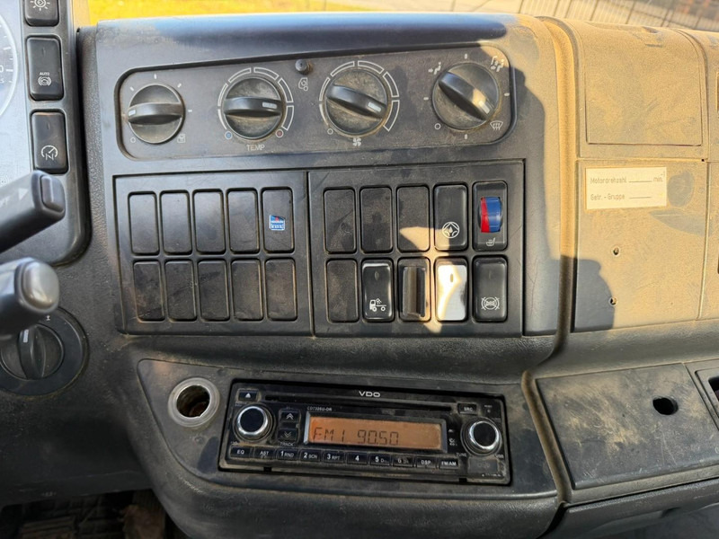 Hook lift truck MAN TGA 18.350 4x2 19T HOOKLIFT / ABROLLKIPPER / GANCHO / AMPLIROL - EURO 3 - AS TRONIC AUTOMATIC: picture 13 Hook lift truck MAN TGA 18.350 4x2 19T HOOKLIFT / ABROLLKIPPER / GANCHO / AMPLIROL - EURO 3 - AS TRONIC AUTOMATIC: picture 13