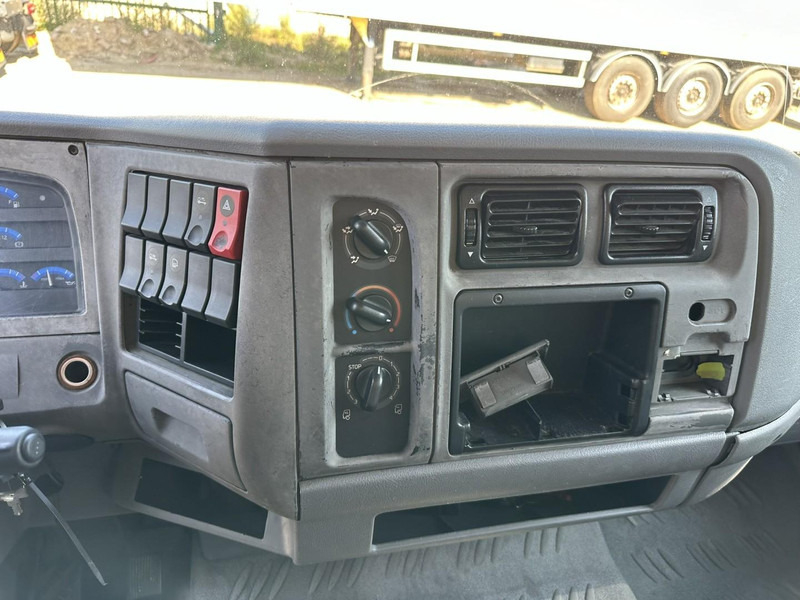 Box truck Renault MIDLUM 180 DCI 10T - CLOSED BOX 6.5m x 2.47m x 2.52m - E3 - AIR SUSPENSION - MANUAL - FR TRUCK: picture 12