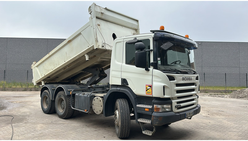 Scania P340 6x4 TIPPER / KIPPER - BORDMATIC - MANUAL - BIG AXLES / AP ACHSEN - SPRING / BLATT - *355.000km* - EURO 4 - Tipper: picture 3 Scania P340 6x4 TIPPER / KIPPER - BORDMATIC - MANUAL - BIG AXLES / AP ACHSEN - SPRING / BLATT - *355.000km* - EURO 4 - Tipper: picture 3