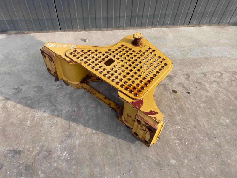 Cat D6K Zugtraverse - Attachment for Construction machinery: picture 2 Cat D6K Zugtraverse - Attachment for Construction machinery: picture 2