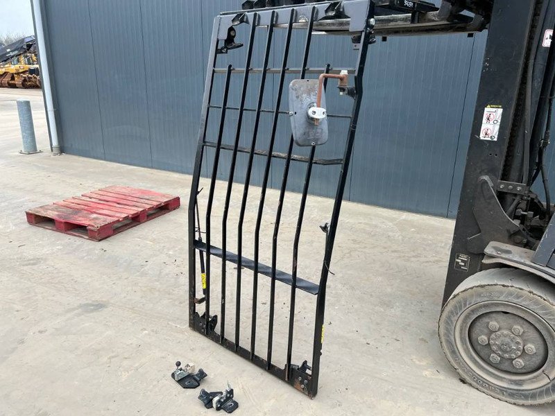 Cat 312D / 315D / 319D / 320D / 324D / 329D / 330D / 3 - Cab and interior for Construction machinery: picture 3 Cat 312D / 315D / 319D / 320D / 324D / 329D / 330D / 3 - Cab and interior for Construction machinery: picture 3