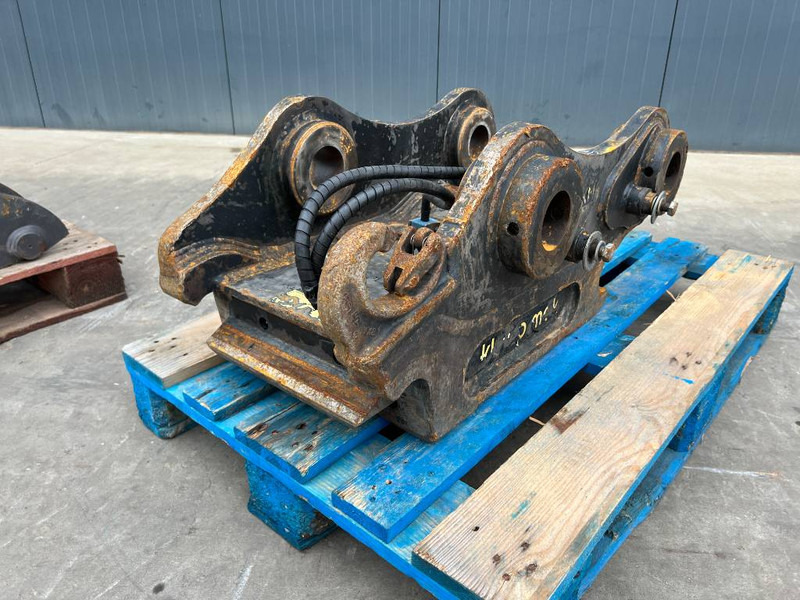 KLEPP MEK KM70 - S70- 323D - Quick coupler for Construction machinery: picture 1 KLEPP MEK KM70 - S70- 323D - Quick coupler for Construction machinery: picture 1