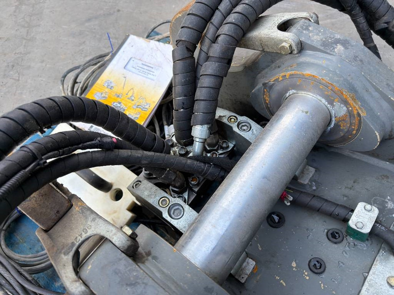 Quick coupler for Construction machinery Liebherr SWA48 - 323F Likufix: picture 12