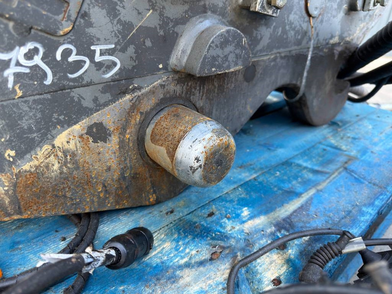 Quick coupler for Construction machinery Liebherr SWA48 - 323F Likufix: picture 9