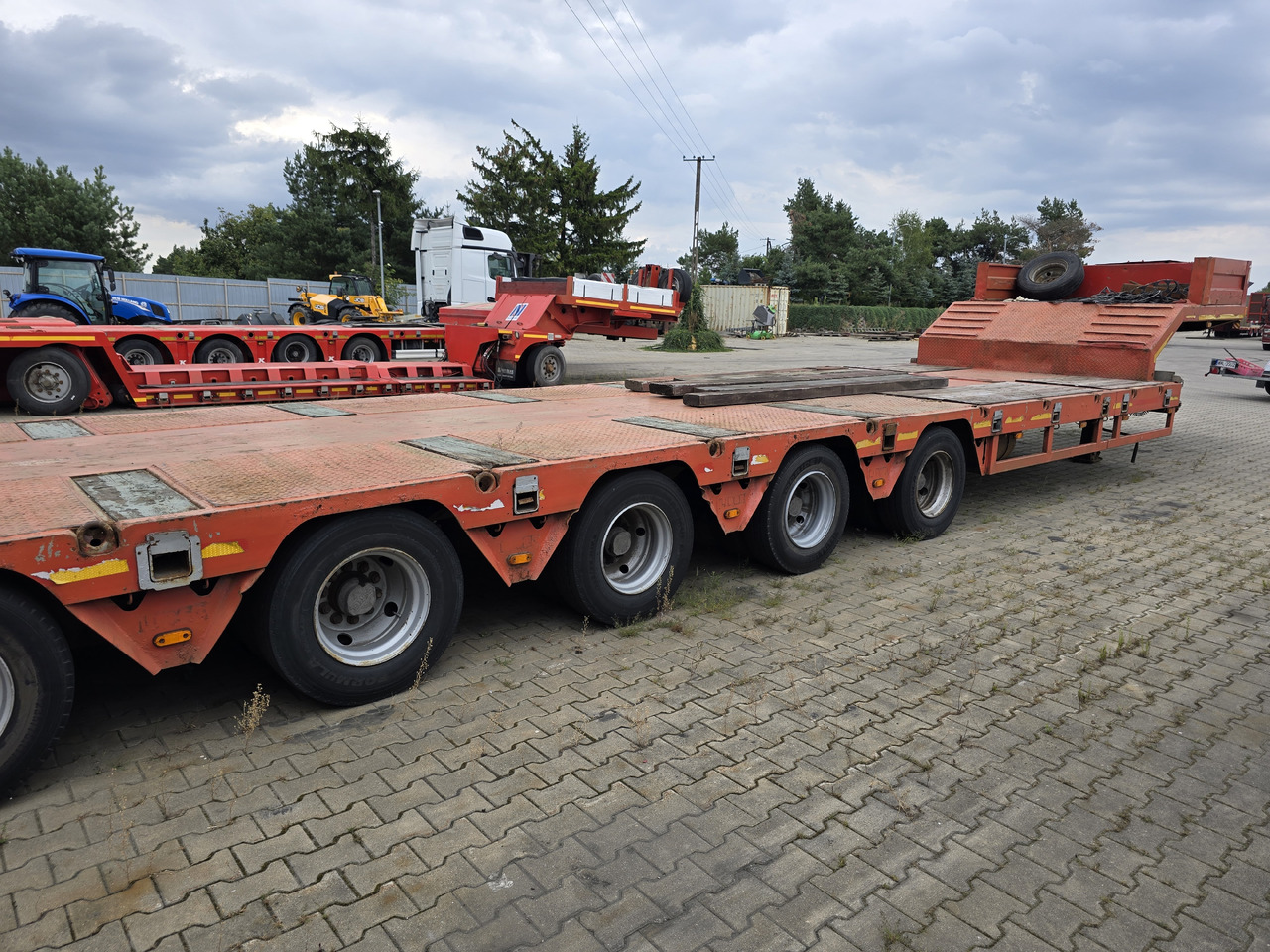 ArtTrailer LIDER ART-01 - Low loader semi-trailer: picture 5 ArtTrailer LIDER ART-01 - Low loader semi-trailer: picture 5