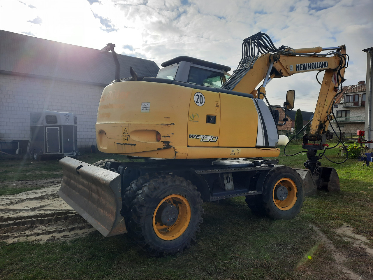 NEW HOLLAND WE150C - Wheel excavator: picture 5 NEW HOLLAND WE150C - Wheel excavator: picture 5
