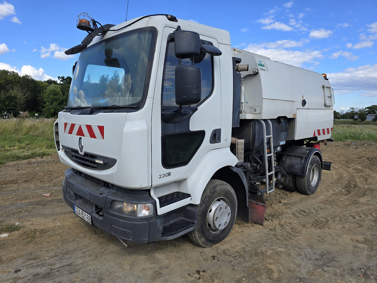 RENAULT Midlum - Road sweeper: picture 3 RENAULT Midlum - Road sweeper: picture 3